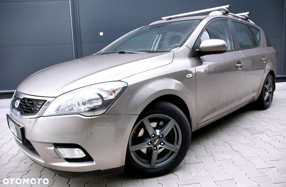 Kia Ceed - 24
