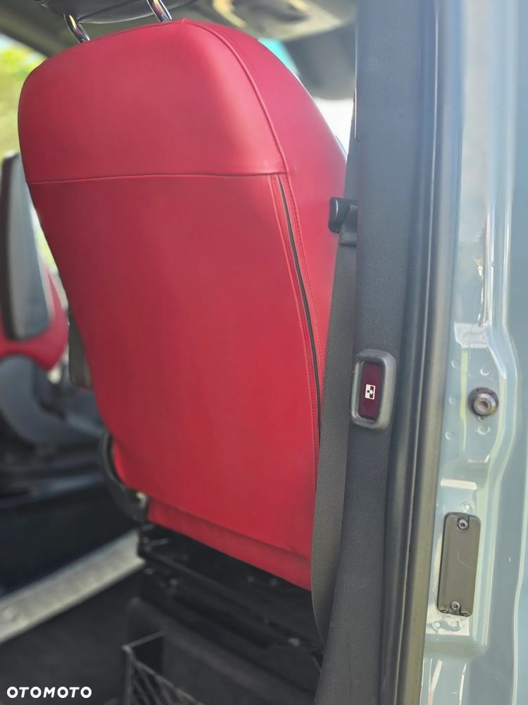 Mercedes-Benz Sprinter  319 - 7