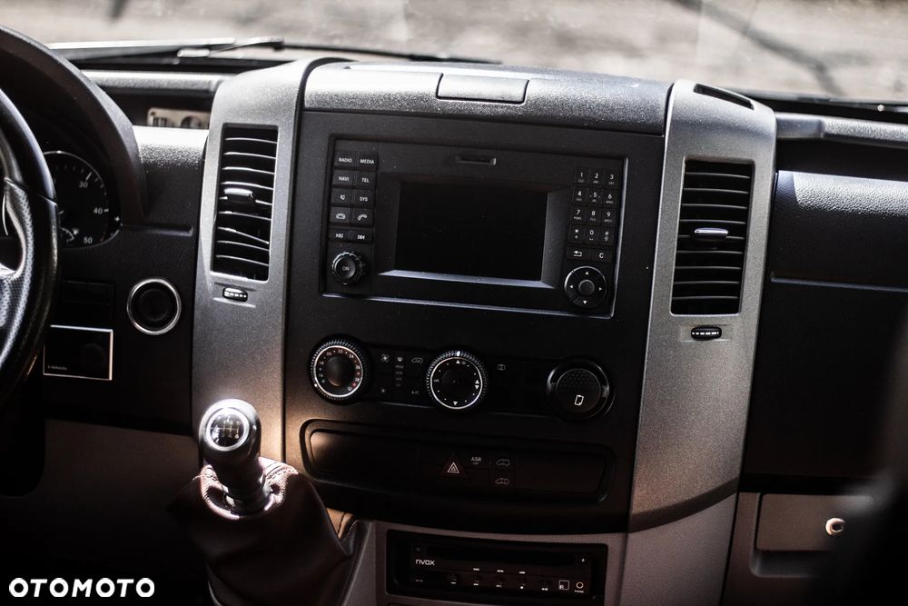 Mercedes-Benz Sprinter - 20
