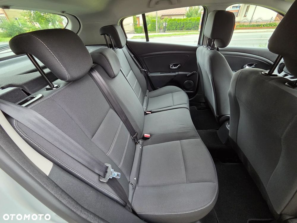 Renault Megane ENERGY TCe 115 Start & Stop Authentique - 8
