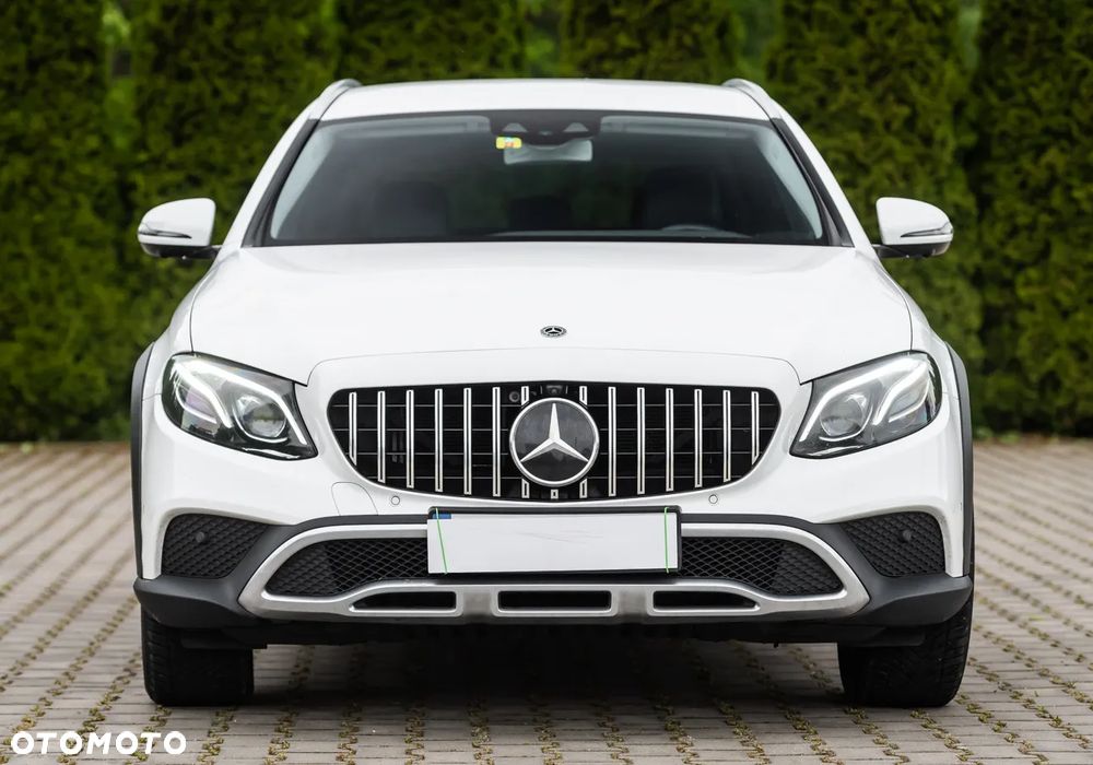 Mercedes-Benz Klasa E 220 d 4Matic All-Terrain 9G-TRONIC Exclusive - 4
