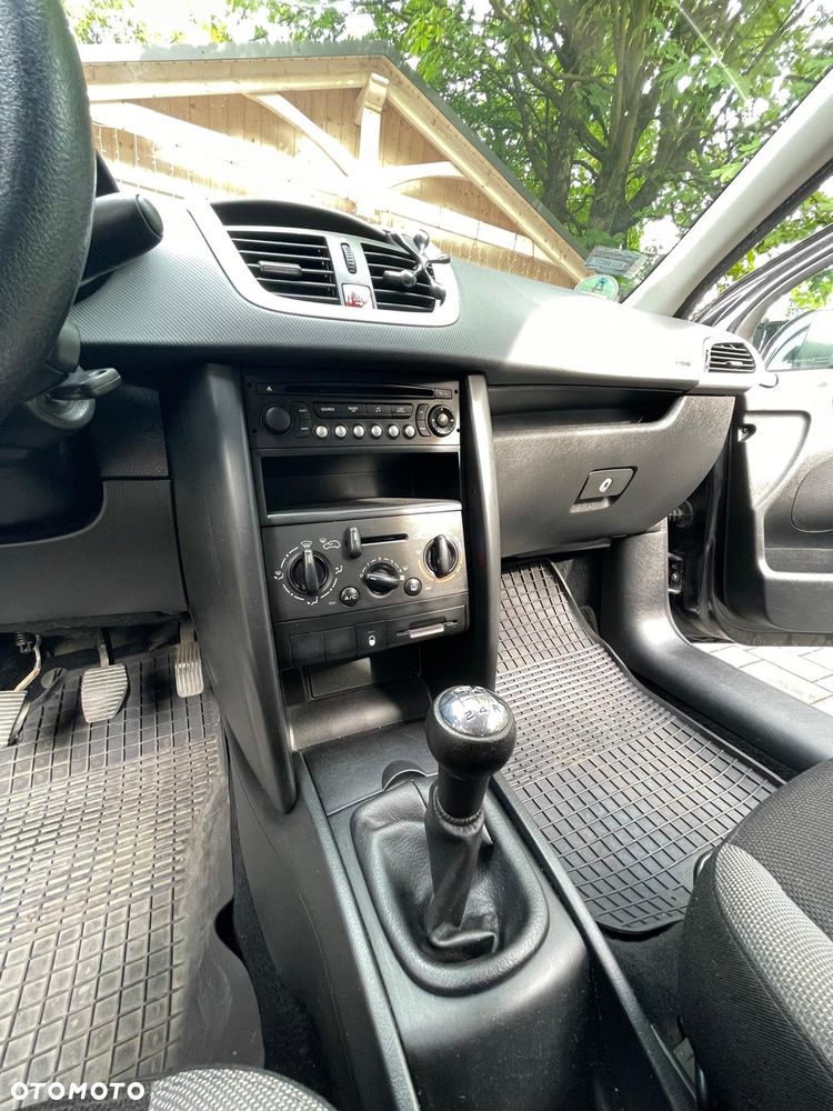 Peugeot 207 1.4 16V Trendy - 11