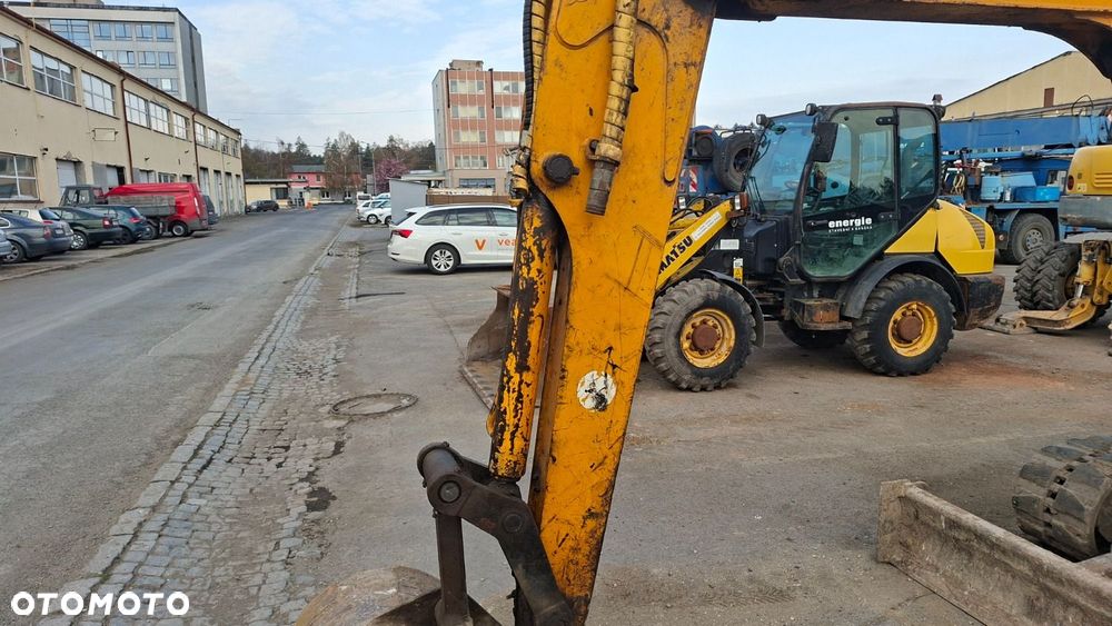 JCB 8052 - 27