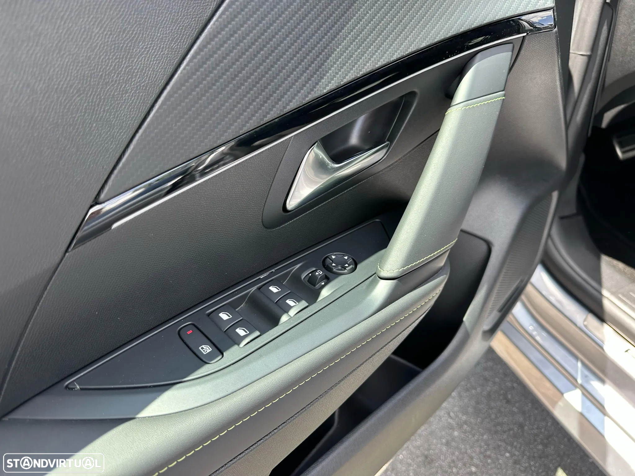Peugeot e-208 50 kWh GT - 23