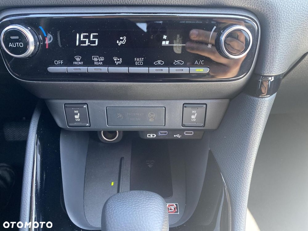 Toyota Yaris Hybrid 1.5 Style - 21