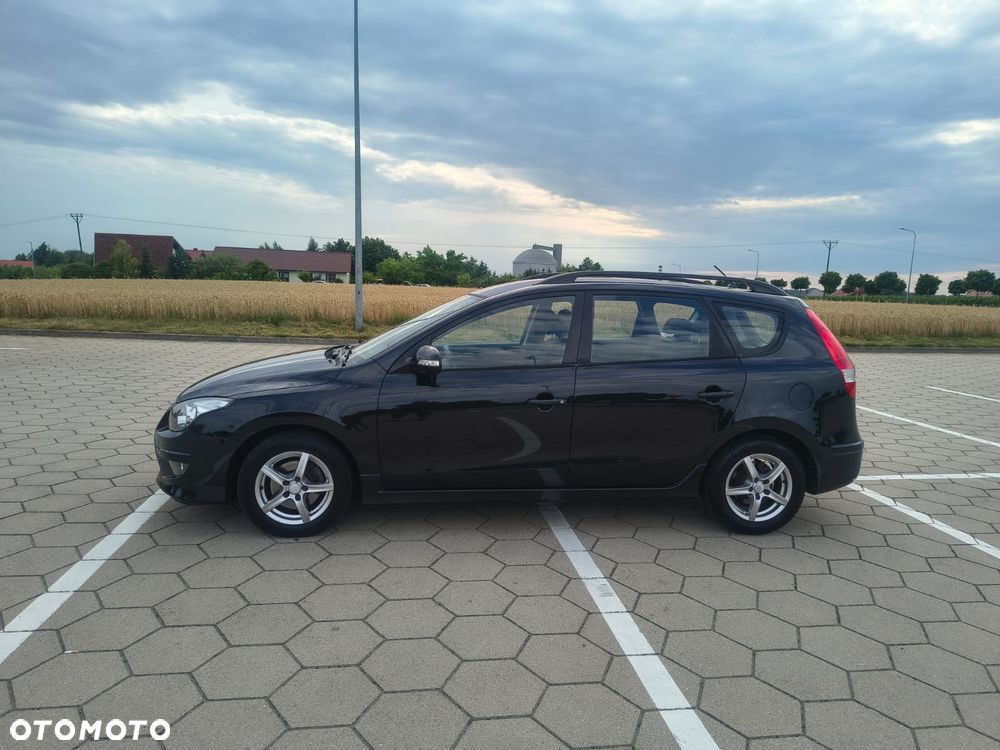 Hyundai i30 i30cw 1.4 UEFA EURO 2012 Edition - 2