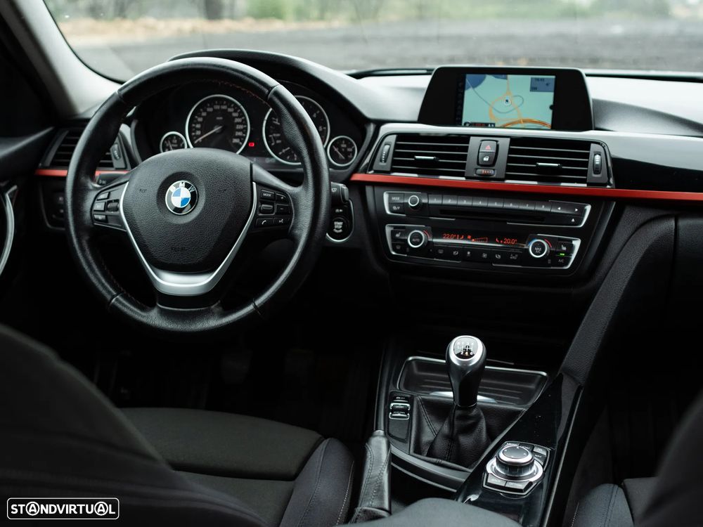 BMW 318 d Sport Line - 8