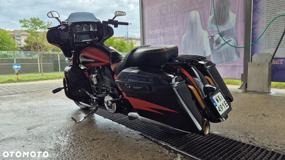 Harley-Davidson CVO Street Glide - 3