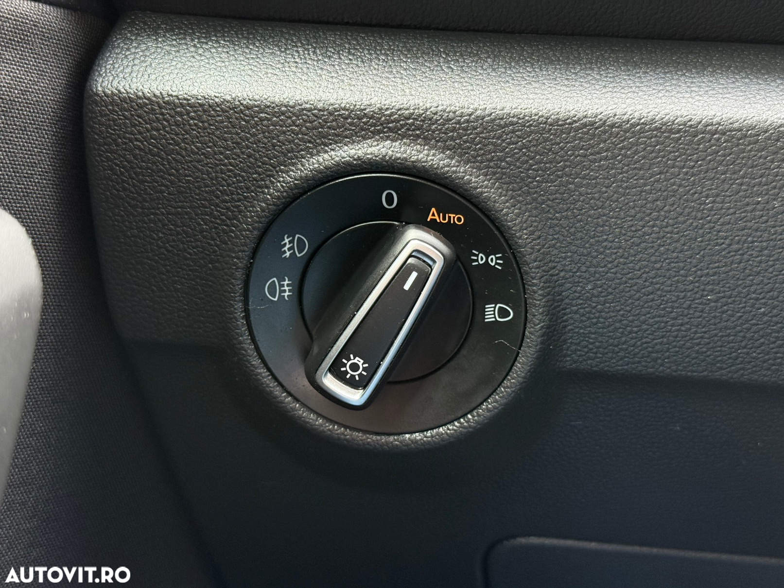 Volkswagen T-ROC 2.0 TDI SCR DSG ACTIVE - 28