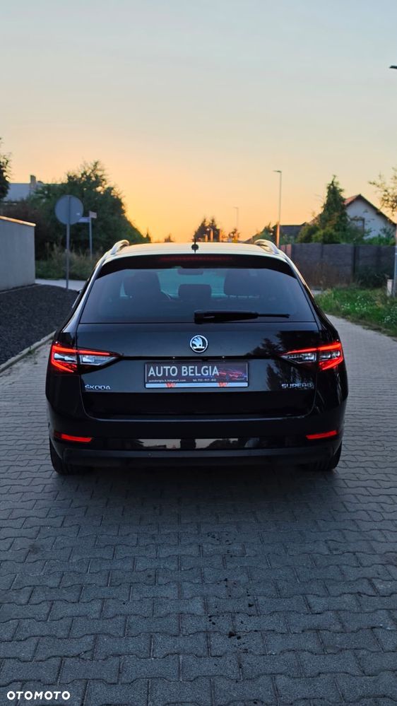 Skoda Superb 2.0 TDI DSG Premium Edition - 11