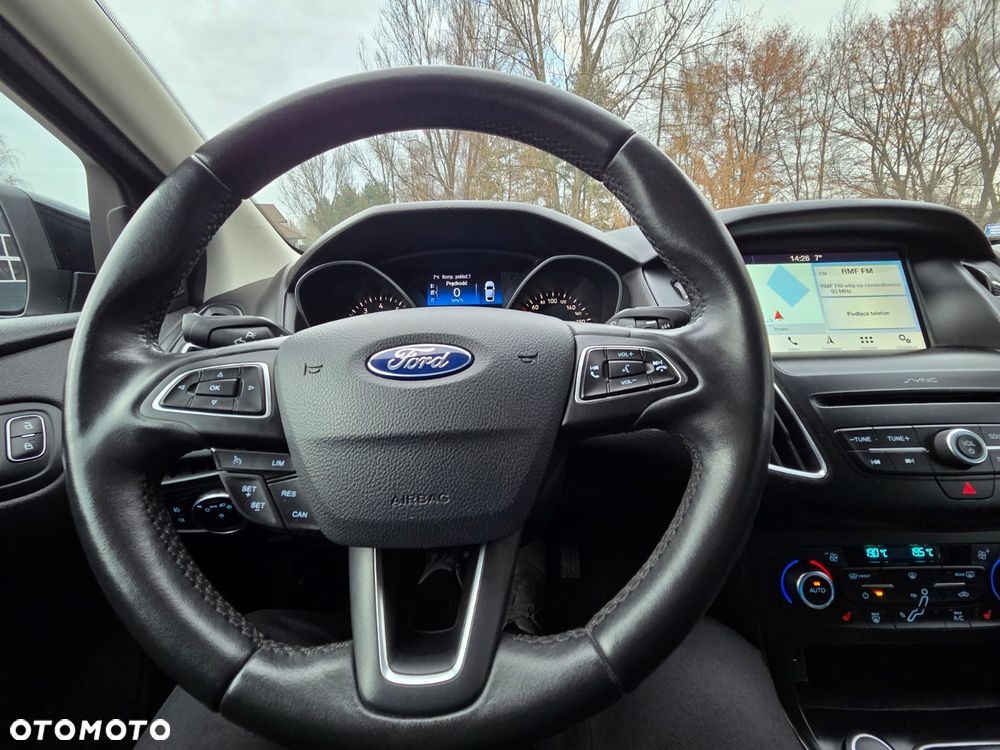 Ford Focus 1.0 EcoBoost Titanium - 12