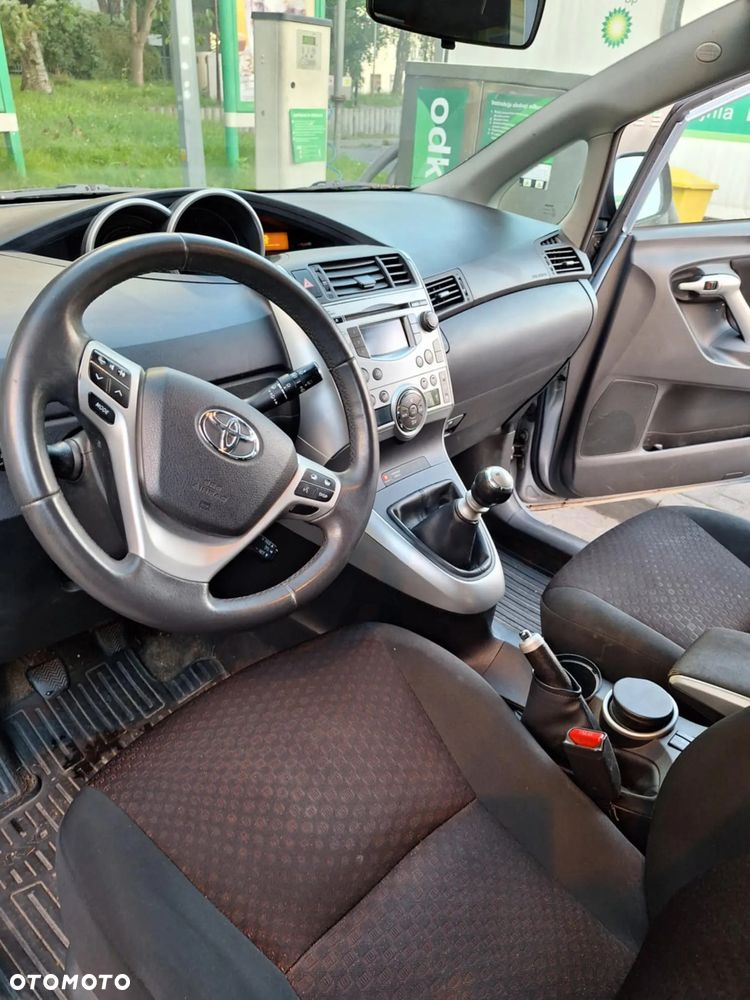 Toyota Verso 2.0 D-4D Luna 7os - 4