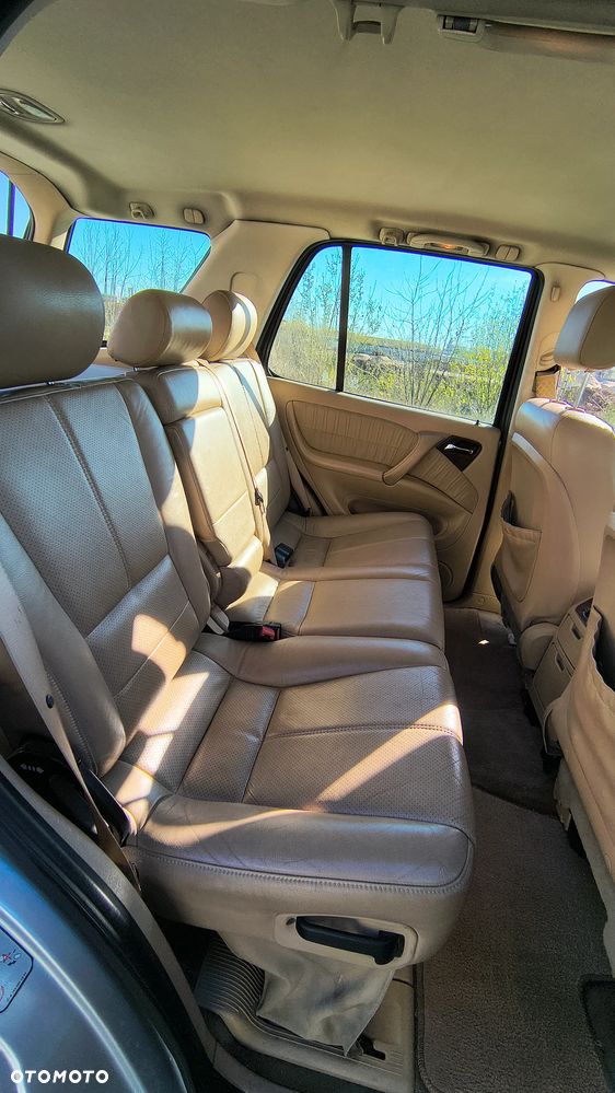 Mercedes-Benz ML - 8