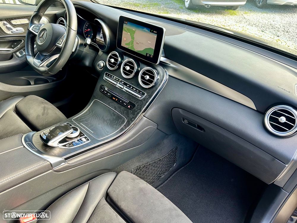 Mercedes-Benz GLC 300 e Coupe 4Matic 9G-TRONIC AMG Line - 40