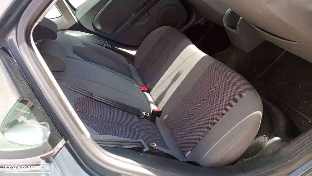 SEAT Leon 1.9 TDI DPF Ecomotive Style - 13