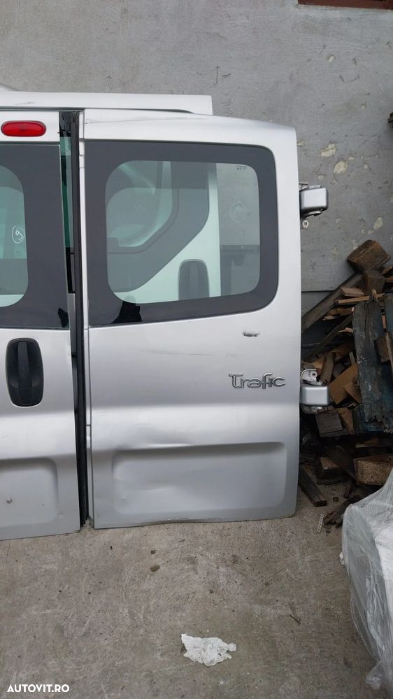 VAND USA PORTBAGAJ PARTEA DREAPTA RENAULT TRAFIC 2012 - 1