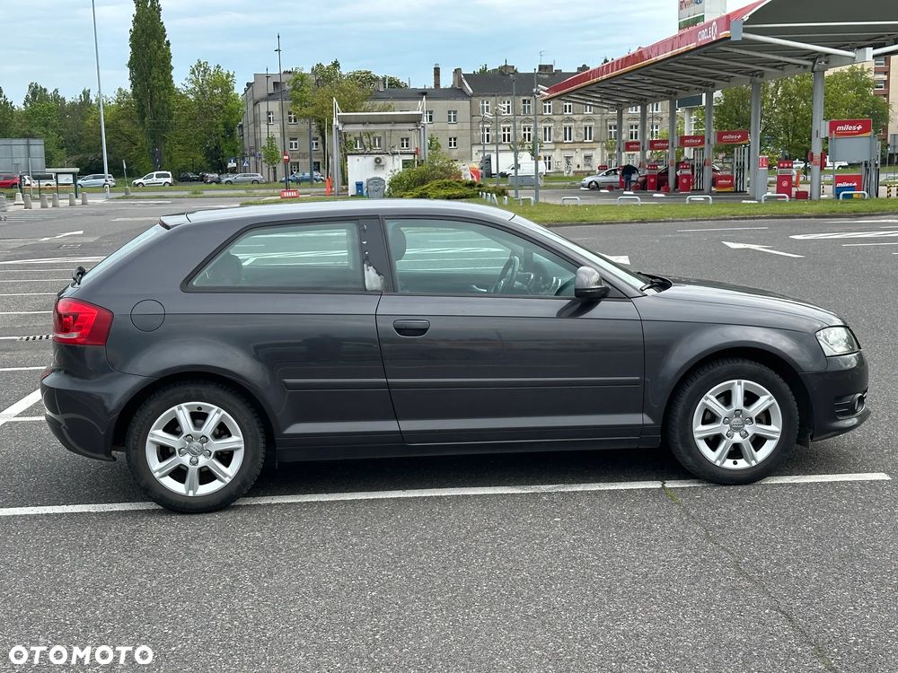 Audi A3 3-drzwiowe 1.6 S tronic Attraction - 3
