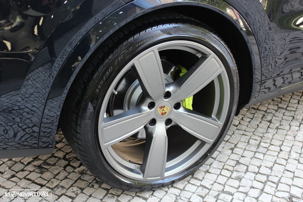 Porsche Cayenne Coupé E-Hybrid - 11