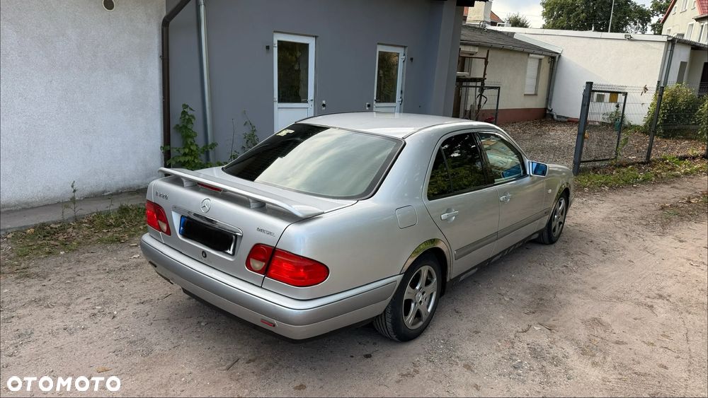 Mercedes-Benz Klasa E - 10