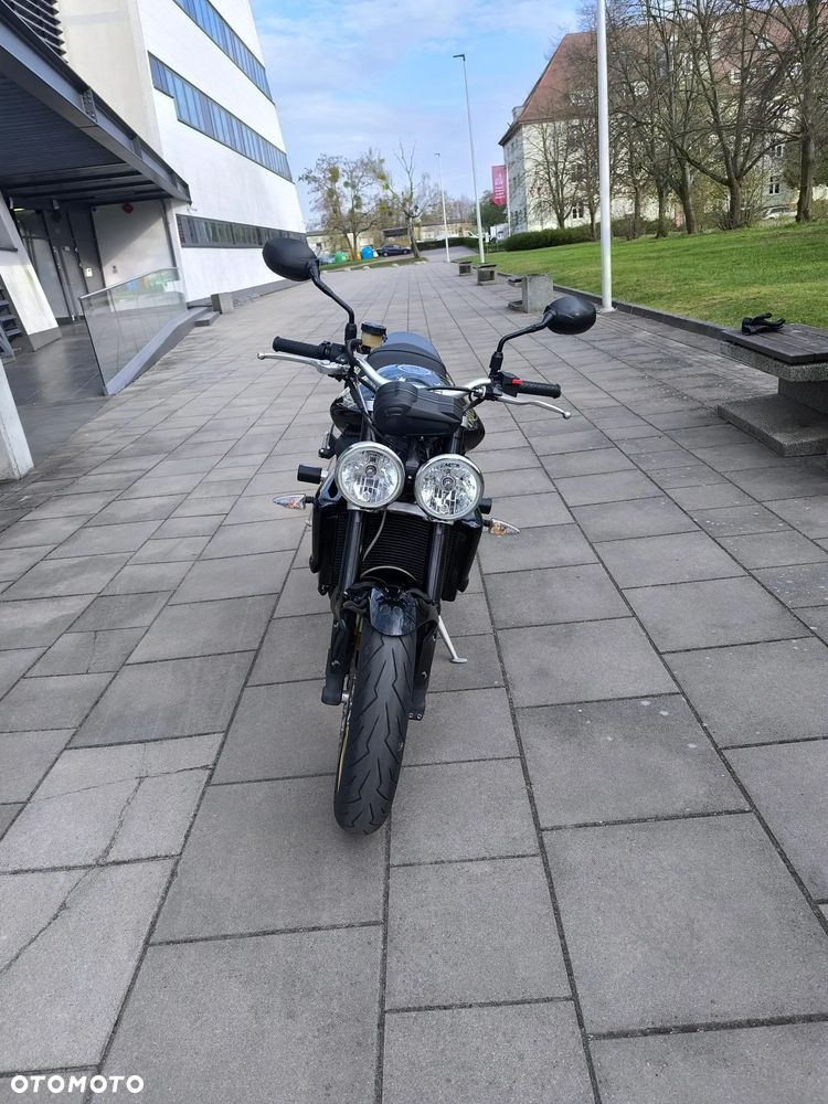 Triumph Street Triple - 2