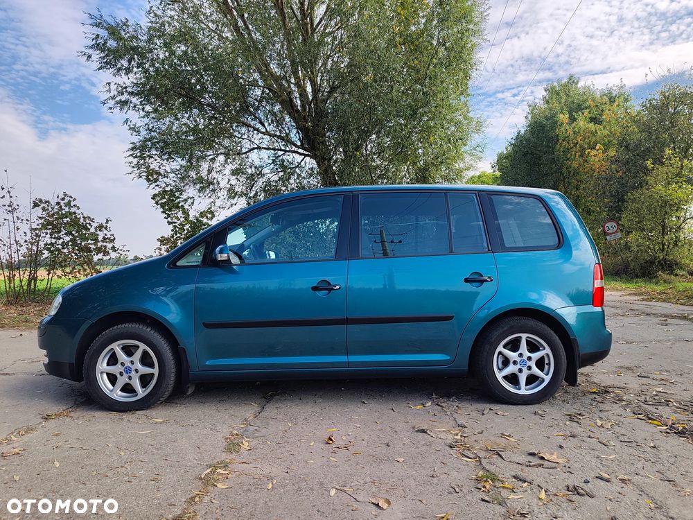 Volkswagen Touran - 9