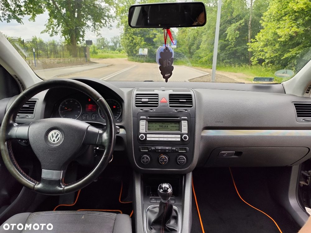 Volkswagen Golf - 8