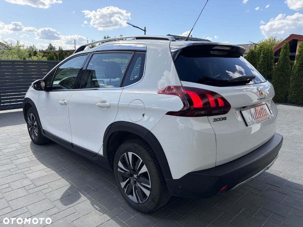 Peugeot 2008 1.2 Pure Tech GPF Allure S&S EAT6 - 5