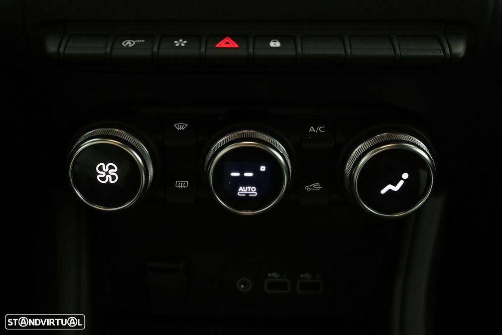 Renault Captur 1.0 TCe Techno Bi-Fuel - 13
