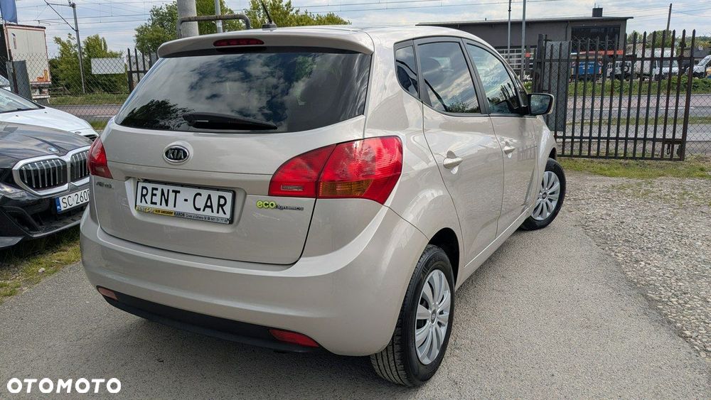 Kia Venga - 8