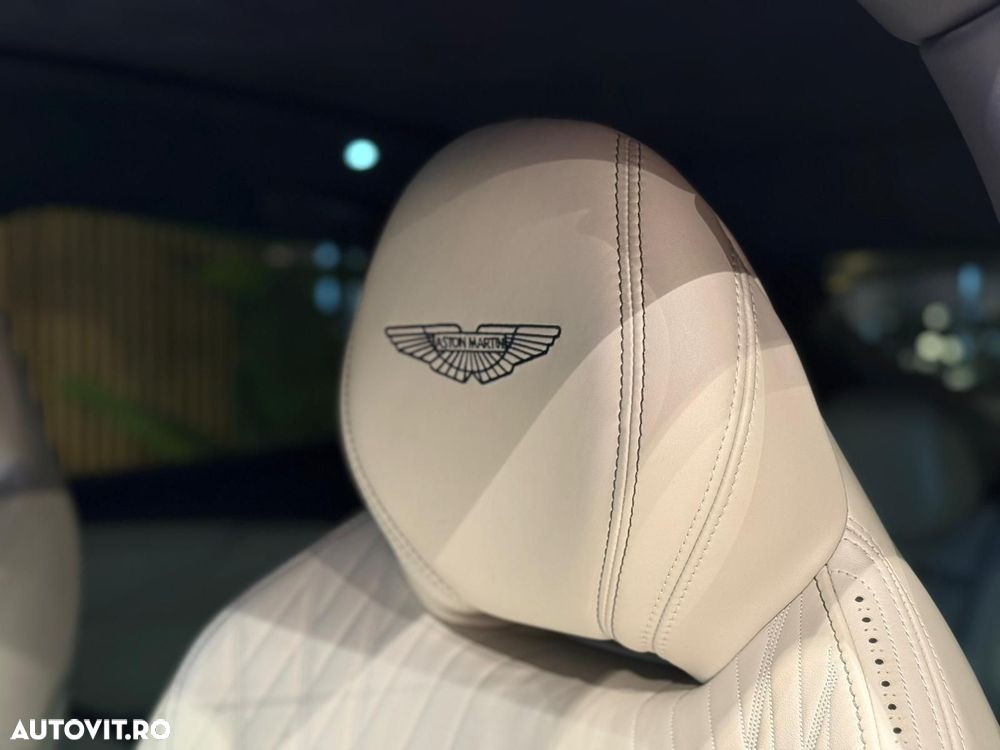 Aston Martin DBX - 20