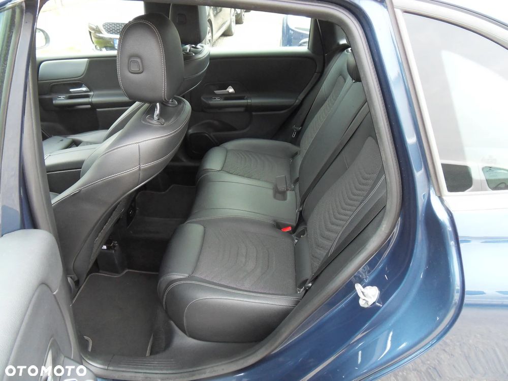Mercedes-Benz Klasa B 180 d 7G-DCT Progressive - 15