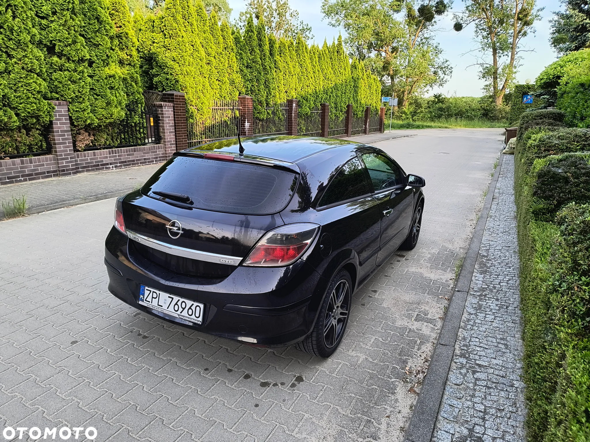 Opel Astra GTC 1.6 Sport - 22