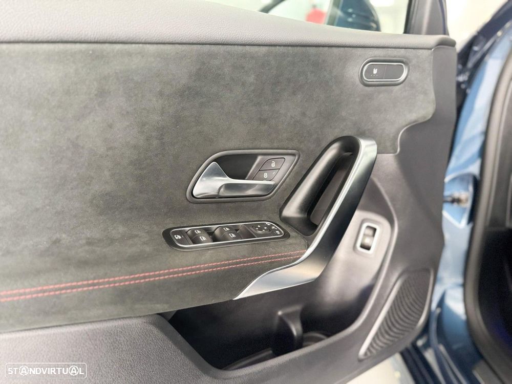 Mercedes-Benz A 250 e AMG Line - 30