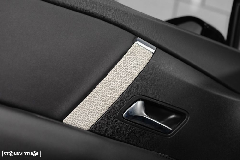 Citroën C4 X 1.2 PureTech Plus EAT8 - 24