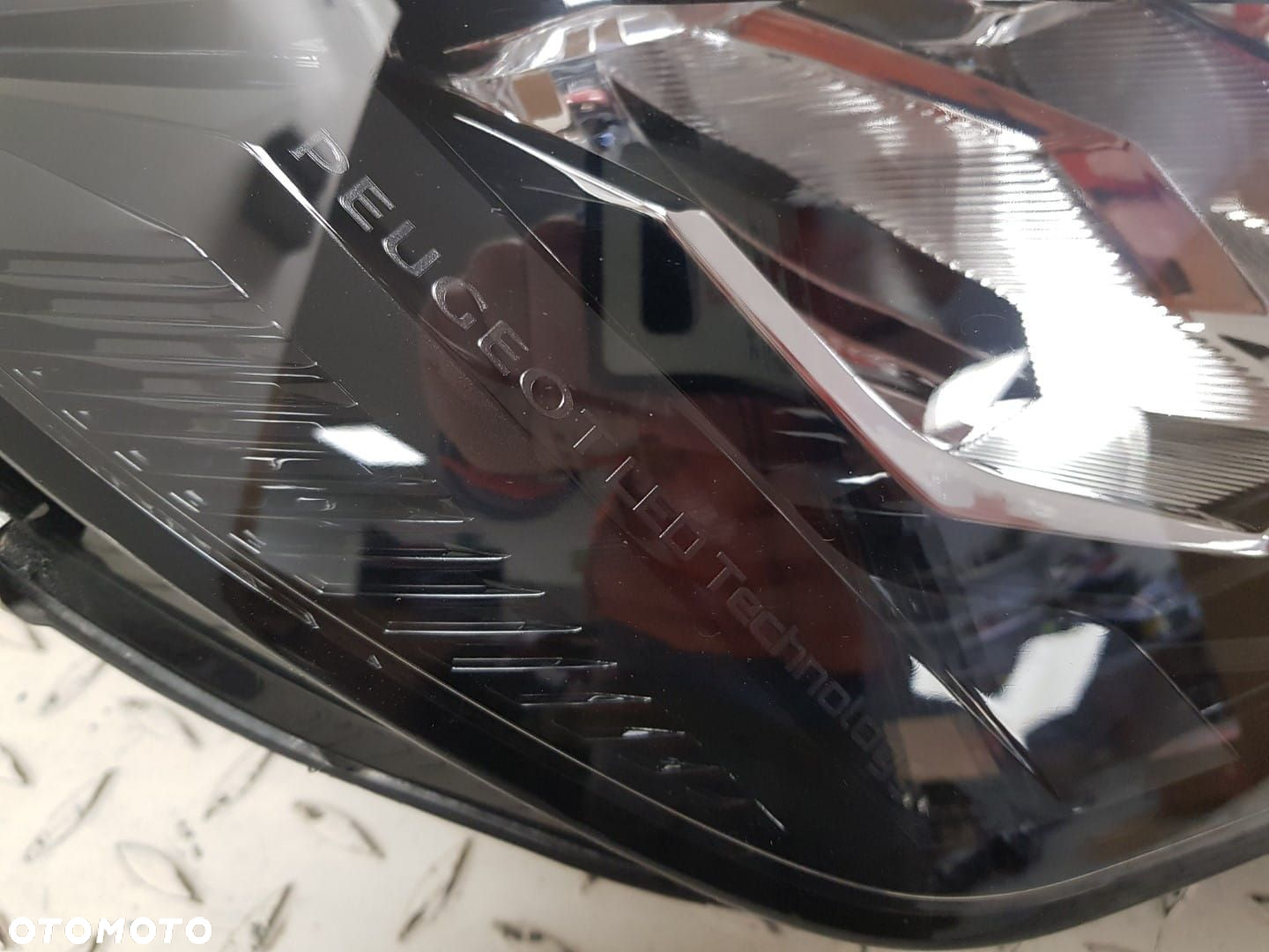 PEUGEOT 208 II 2008 II 2019- LED LAMPA PRAWA PRZEDNIA PRZÓD EUROPA 73312206 9833036180 - 5