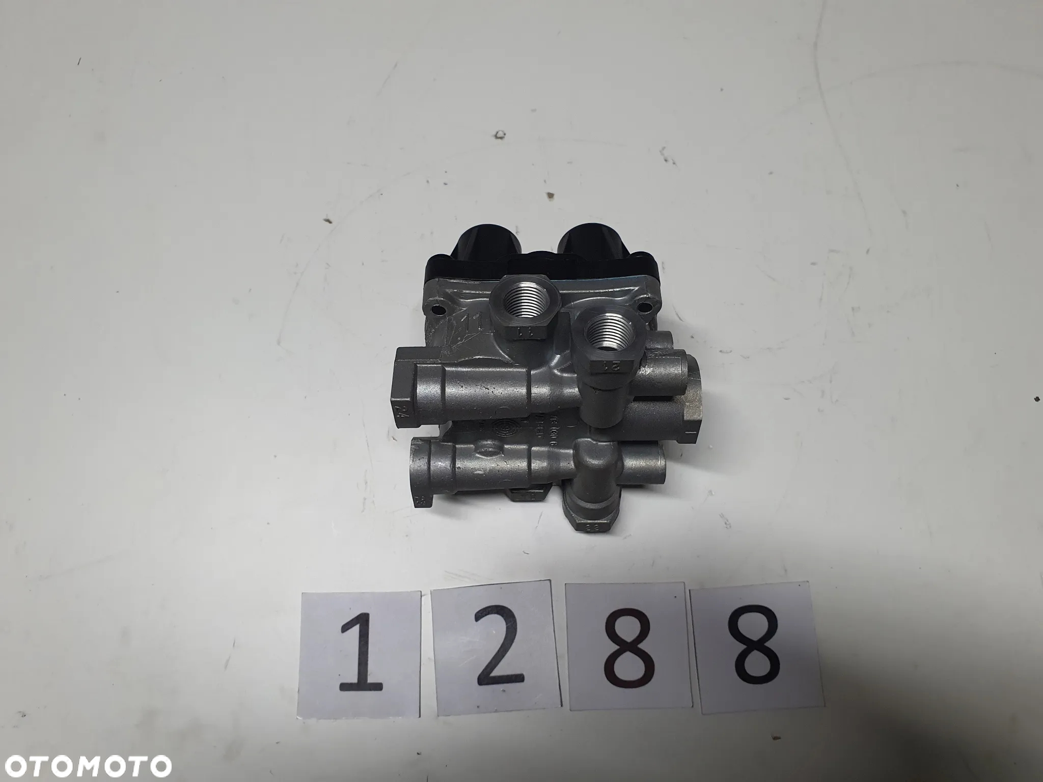 Zawór wieloobwodowy, czterodrogowy, Wabco 9347147400, Volvo FH / FM - 7