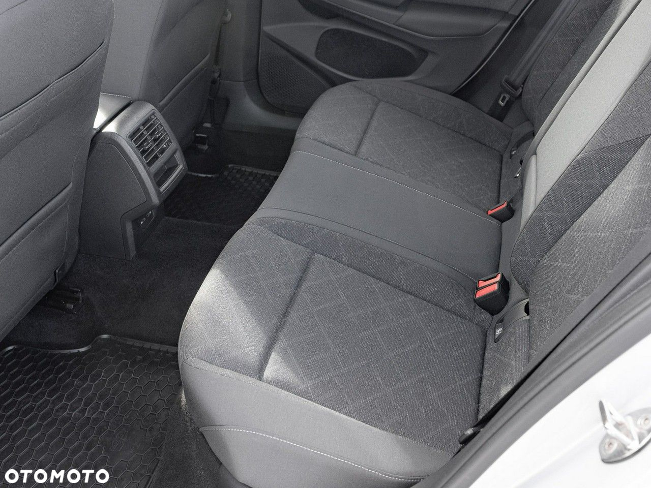 Volkswagen Golf VIII 2.0 TDI Life - 24