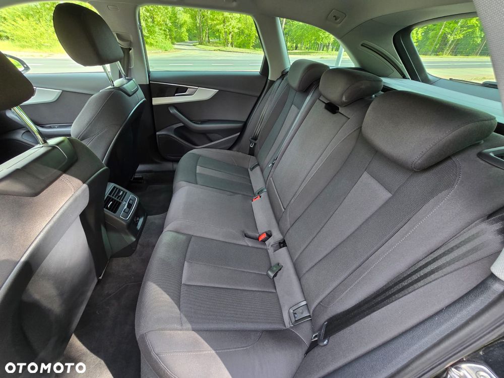 Audi A4 Avant 40 TFSI S tronic - 24
