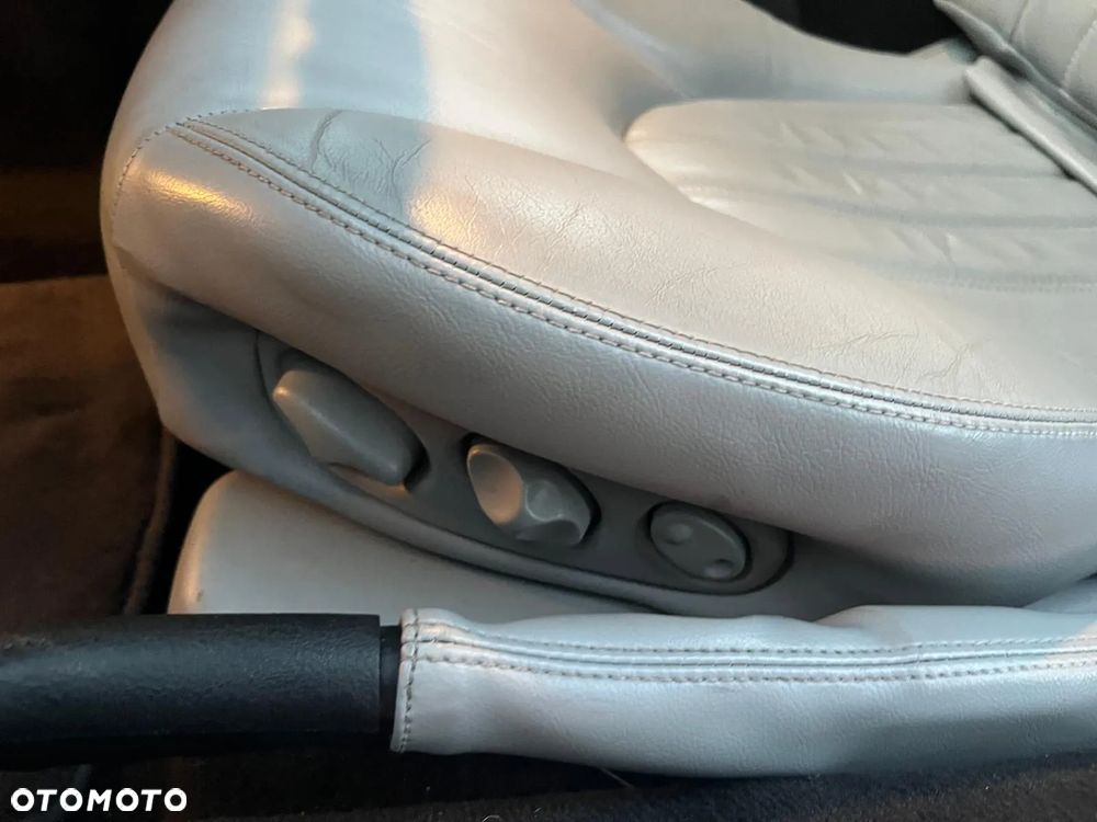 Jaguar XK8 Cabriolet - 23