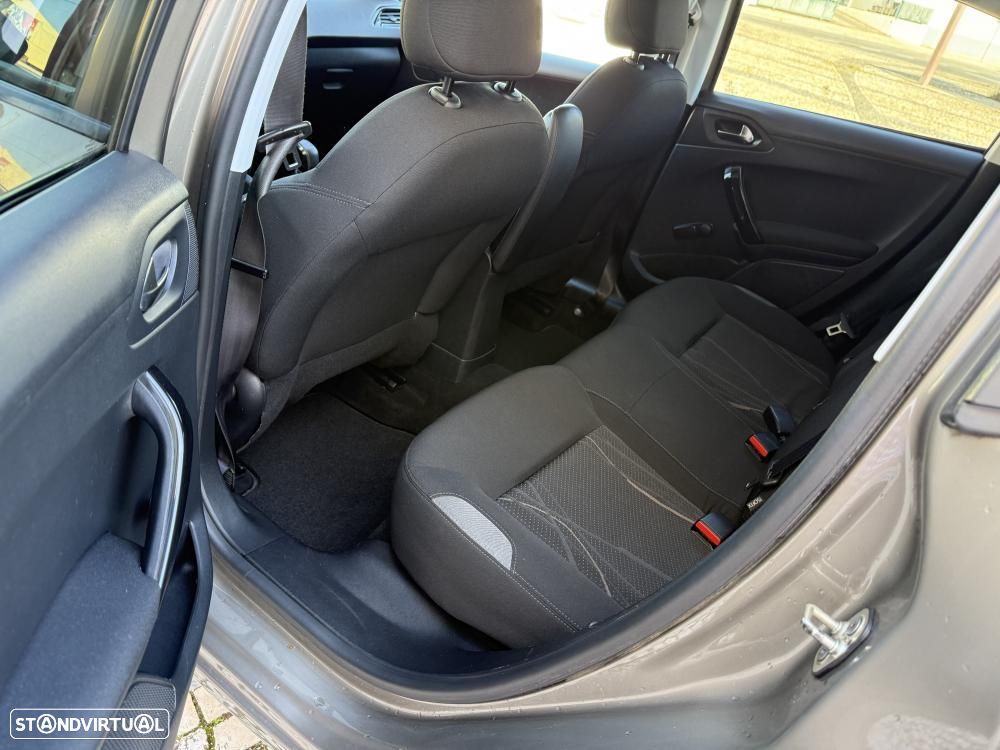 Peugeot 208 1.4 HDi SE Style - 19