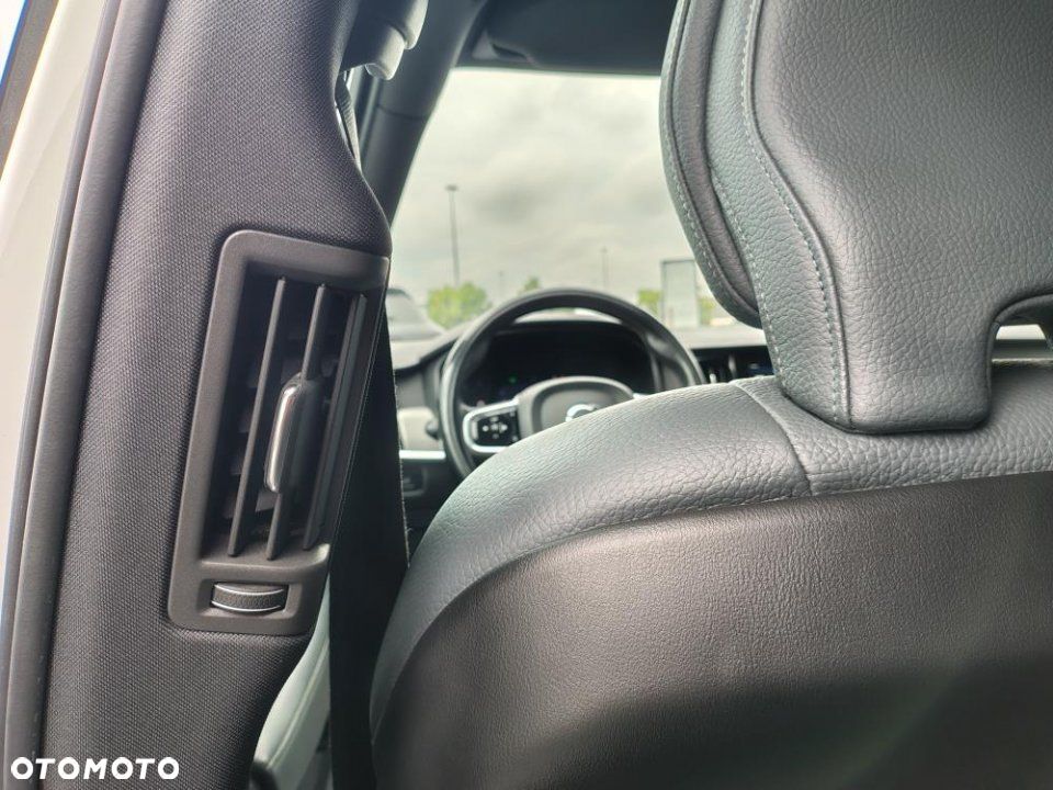Volvo V90 Cross Country - 14