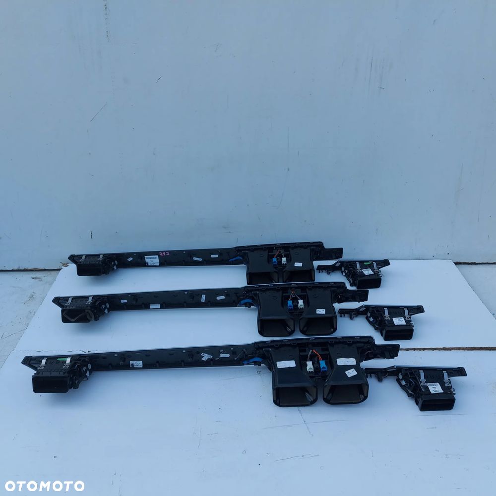 LISTWA OZDOBNA DEKOR W DESKE KRATKI NAWIEWU MERCEDES C W205 ORYGINAL DEMONTAZ 212680XX71 2126800271 2126801427 - 6