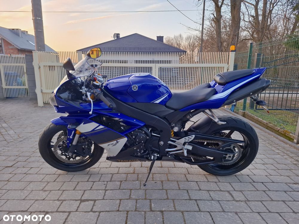 Yamaha R1 - 38