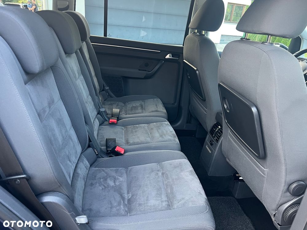 Volkswagen Touran 2.0 TDI Highline - 22