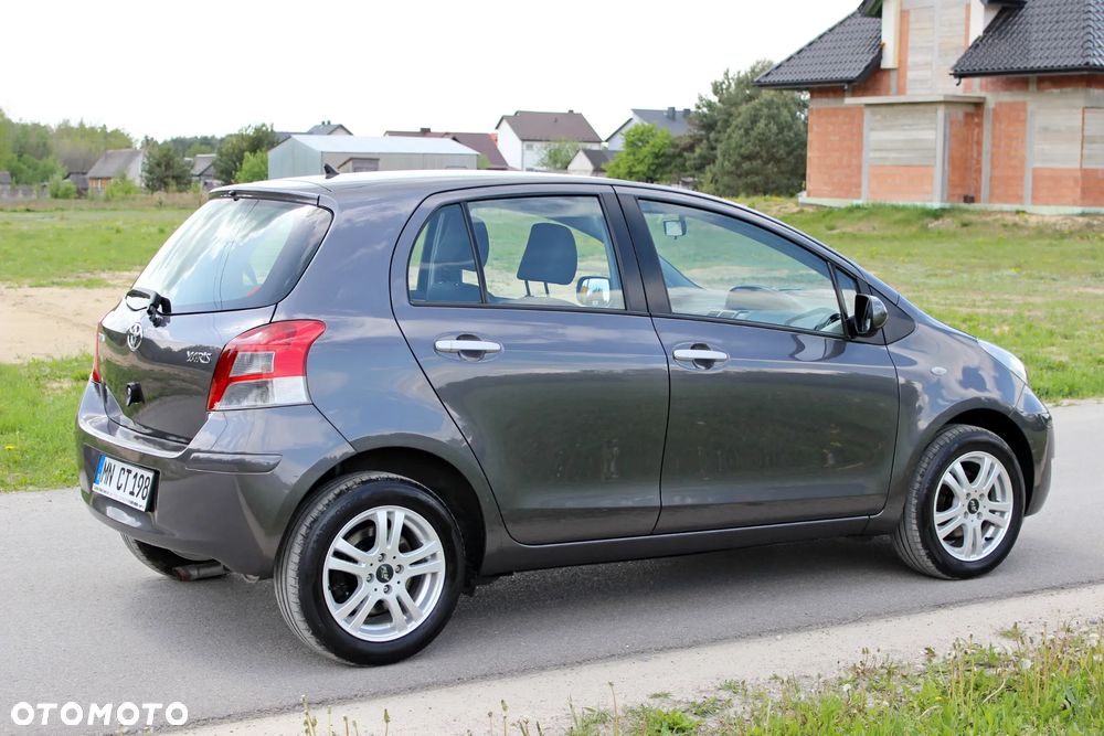 Toyota Yaris 1.33 VVT-i Executive - 4