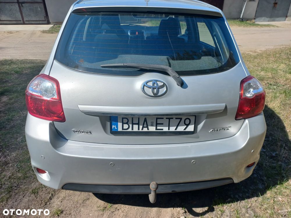 Toyota Auris 1.4 D-4D - 5