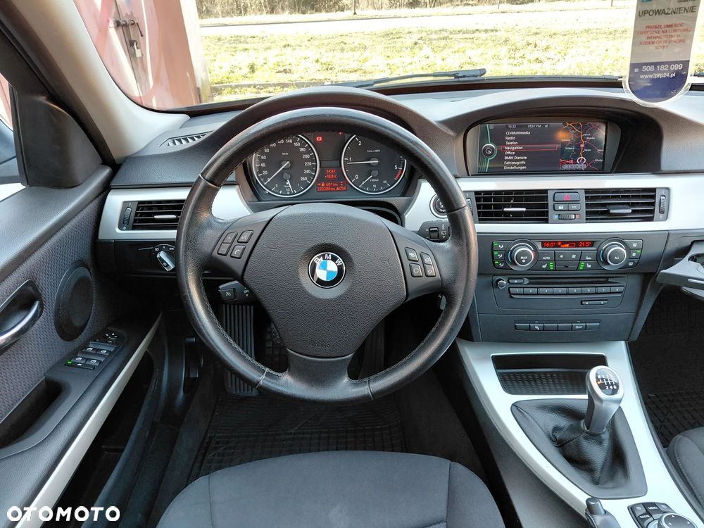 BMW Seria 3 320d DPF Edition Sport - 10