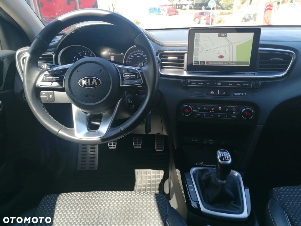 Kia Ceed 1.4 L Business Line - 17