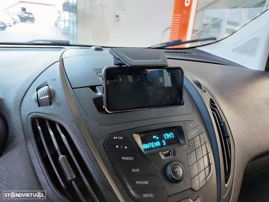 Ford Tourneo Courier 1.5 TDCi Ambiente - 21