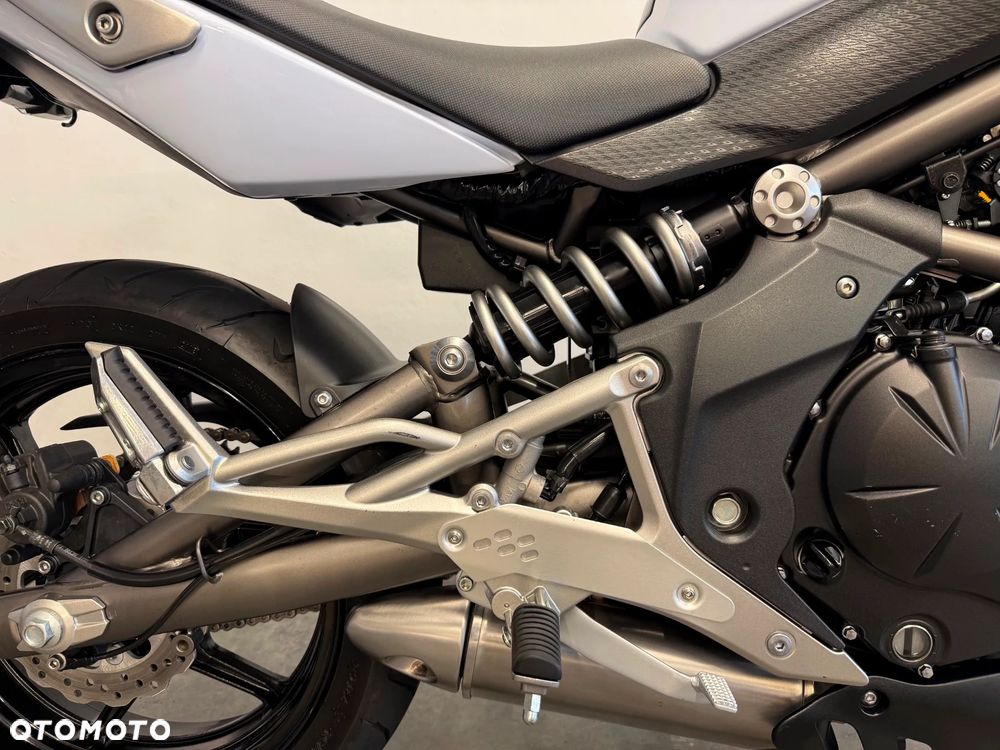 Kawasaki ER - 33